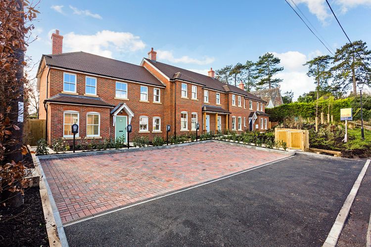 Stockbridge Rd, Sutton Scotney SO21 3JW | Orchard Land & Property